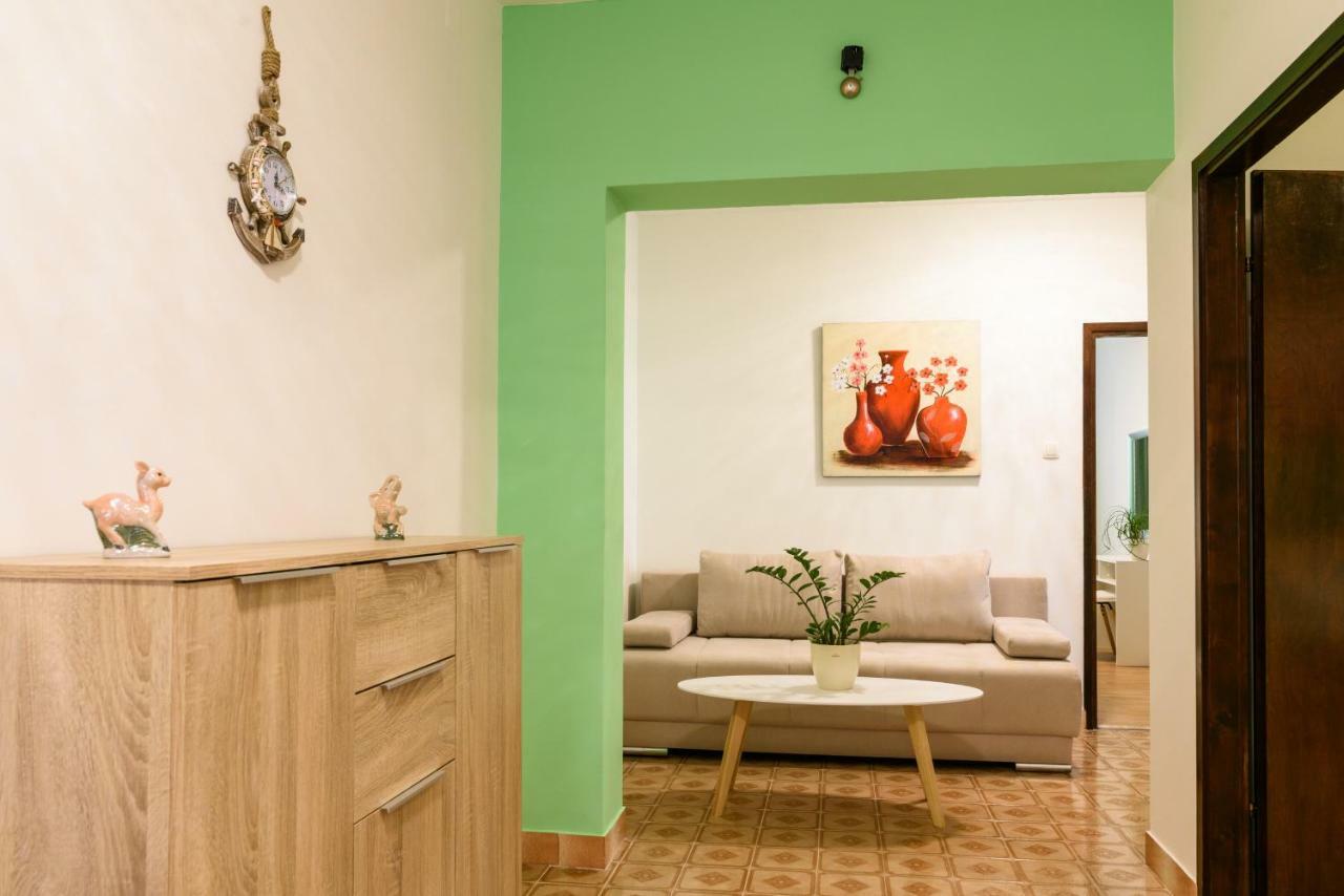 Accommodation Mamut Trogir Exteriör bild